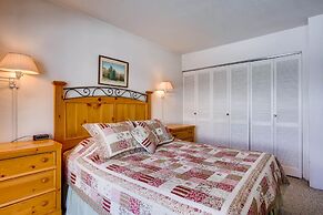 View Of Mt Crested Butte- 1 Br 1 Bedroom Condo - No Cleaning Fee! by R