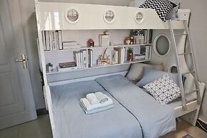 Qing Apartment Happiness