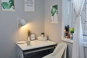 Qing Apartment Happiness