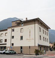 Hotel Shangri-La