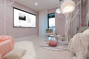 Qing Apartment Spring Heartbeat