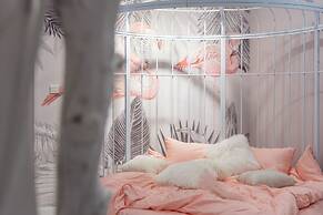 Qing Apartment Spring Heartbeat