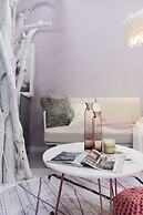 Qing Apartment Spring Heartbeat