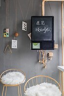 Qing Apartment Spring Heartbeat