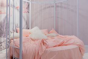 Qing Apartment Spring Heartbeat