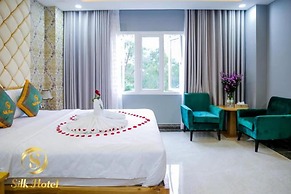 Silk Hotel