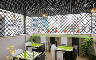 Silk Hotel