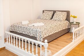 Glyfada Square Modern And Cozy Apartment