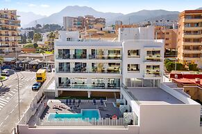 Carihuela Suites