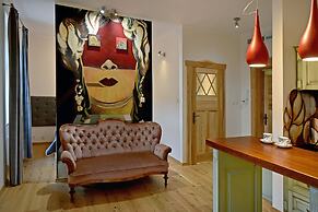 Dali ApartHotel