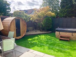 Bournemouth Holiday Let With Hot Tub & Sauna