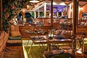 Aeolos Boutique Resort and Suites