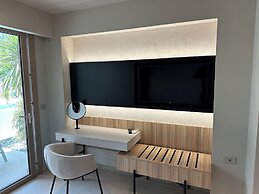 Pefki Deluxe Residences