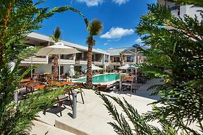 Pefki Deluxe Residences