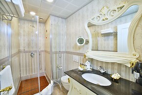 Seven Hills Palace & Spa