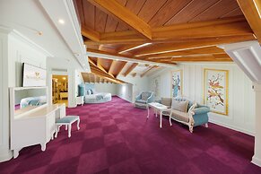 Seven Hills Palace & Spa