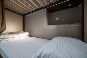 Ostriv Hostel
