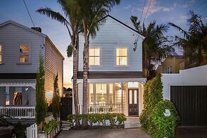 Robyn's Luxury Cottage