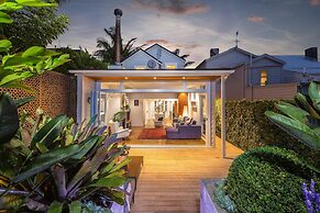 Robyn's Luxury Cottage