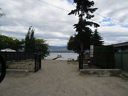 Luxury Lakefront Rooms