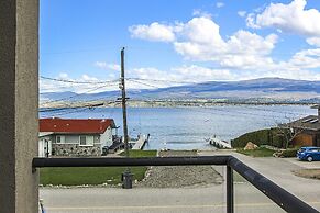 Luxury Lakefront Rooms