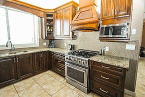 Luxury Lakefront Rooms