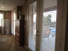 Luxury Lakefront Rooms