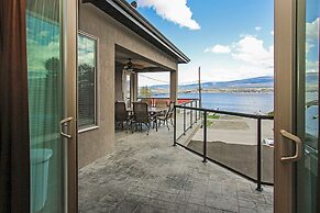 Luxury Lakefront Rooms
