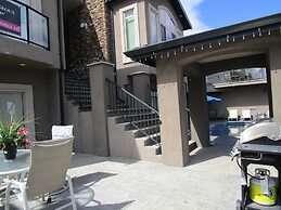 Luxury Lakefront Rooms