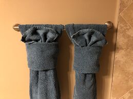 Luxury Lakefront Rooms