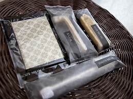 Y‘ Rise To Hotel Itoman