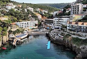 HOTEL MEDITERRANEO LIMAN free private beach for hotel guest