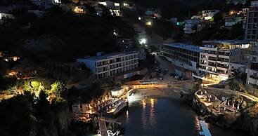 HOTEL MEDITERRANEO LIMAN free private beach for hotel guest