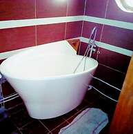 Les Berges De La Lobe