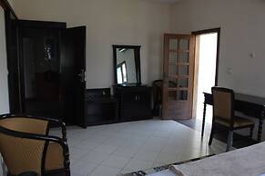 Les Berges De La Lobe