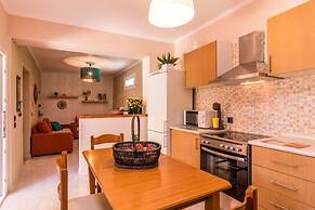 Antonela Sunshine Apartment by CorfuEscapes