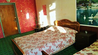 Hotel Lilo near Airport