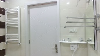 Hotel Lilo near Airport