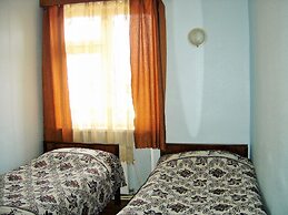 Hotel Lilo near Airport