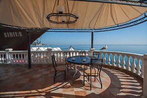 Sirius Beach Hotel & SPA