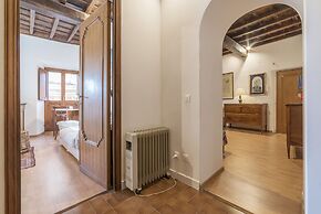 Montecitorio & Pantheon Stylish Flat