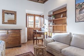 Montecitorio & Pantheon Stylish Flat