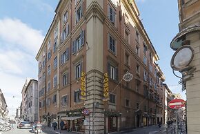 Montecitorio & Pantheon Stylish Flat