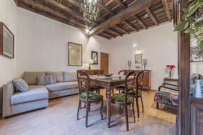 Montecitorio & Pantheon Stylish Flat
