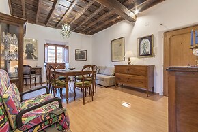 Montecitorio & Pantheon Stylish Flat