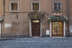 Montecitorio & Pantheon Stylish Flat