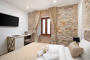 Le Premier Luxury Rooms