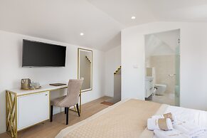 Le Premier Luxury Rooms