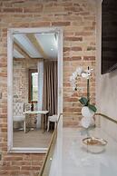 Le Premier Luxury Rooms