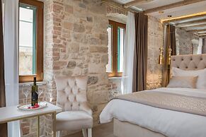 Le Premier Luxury Rooms